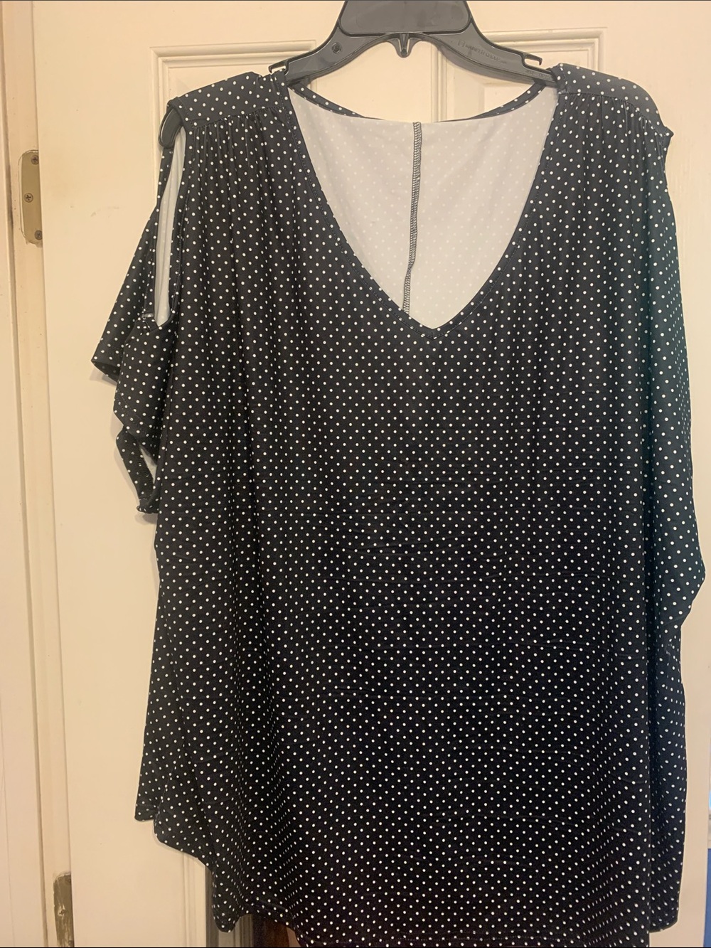 Polka Dot V-Neck Cold-Shoulder Women's Top - Navy Blue